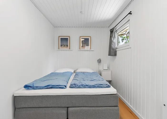 בית נופש Lovely In With Sauna